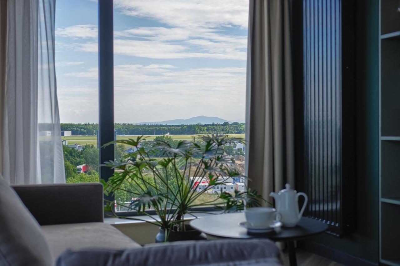Arche Hotel Wroclaw Airport Exterior photo