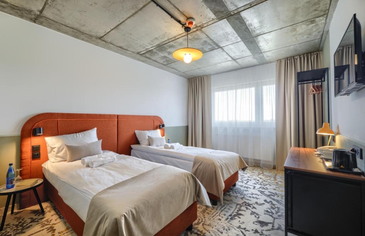 Arche Hotel Wroclaw Airport Exterior photo