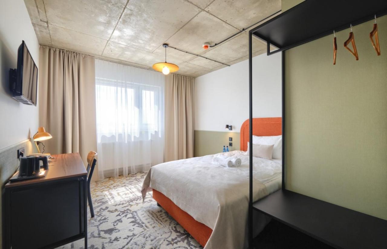 Arche Hotel Wroclaw Airport Exterior photo
